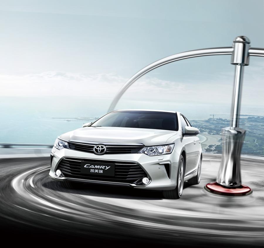 Toyota Camry 10th Anniversary 2016 года  (CN) (фото 4 из 5)